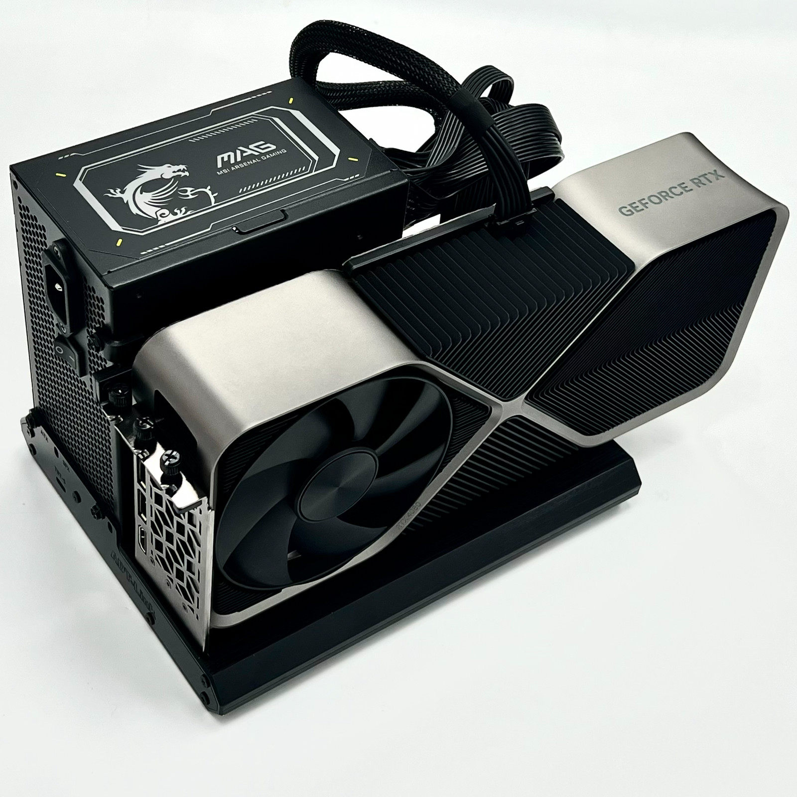 ADT Thunderbolt-5 PCIe 4.0 x4  - Thunderbolt 4 External Gpu Enclosure ulasan dan harga